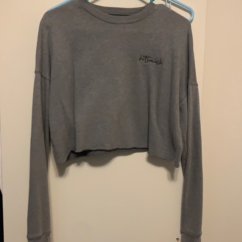 Grey kittenish cropped sweatshirt